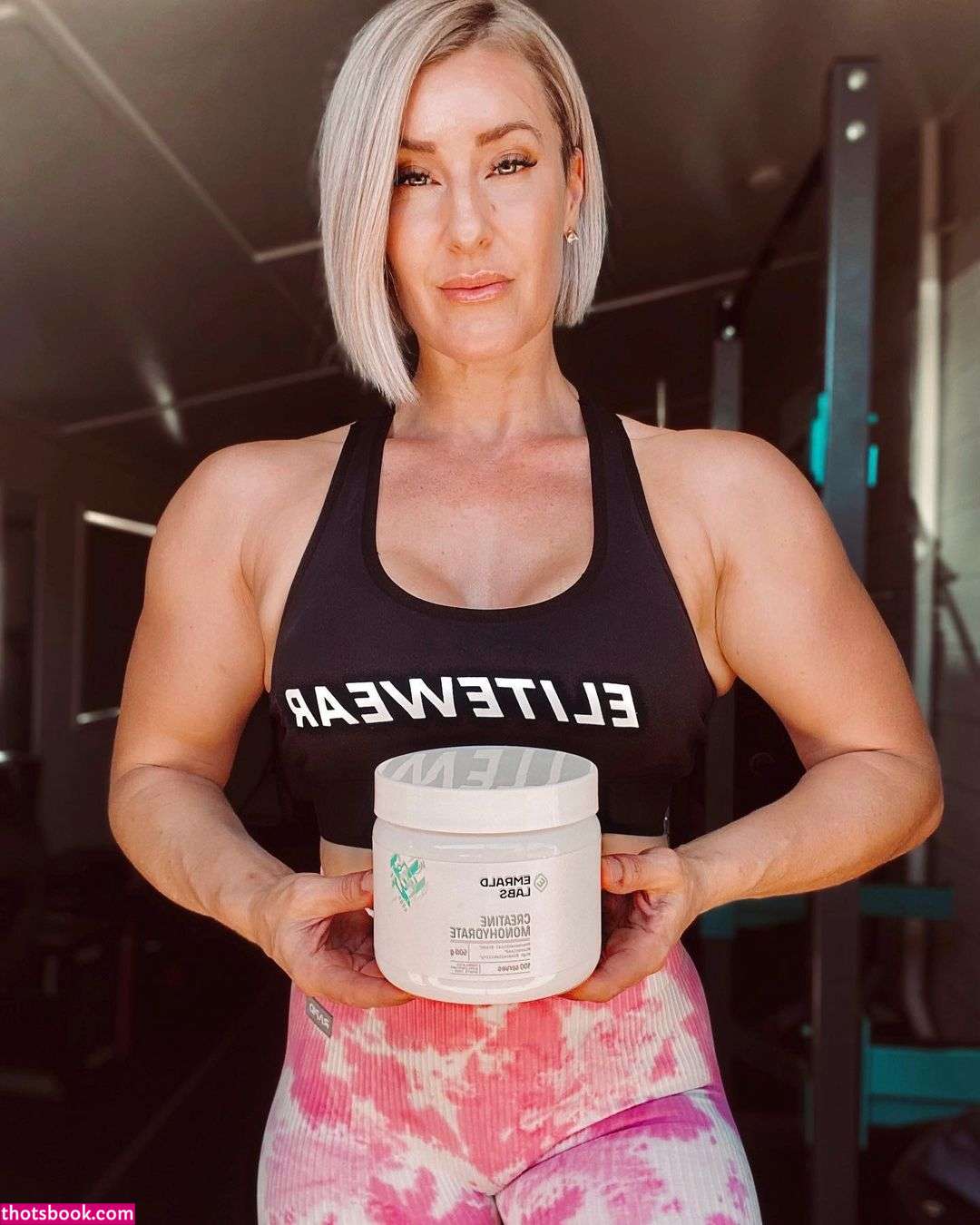 Squatsn Curves Photo #98