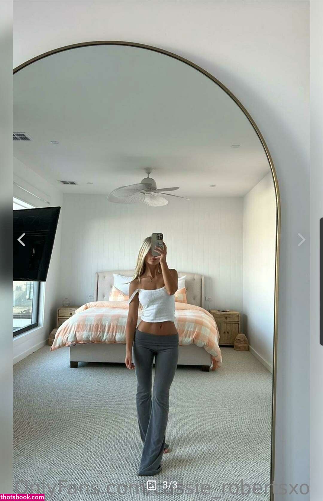 Chloe Roberts Photo #5