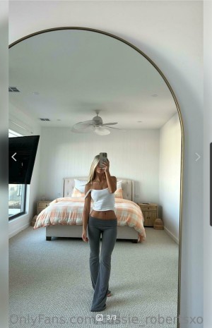 Chloe Roberts Photo #5