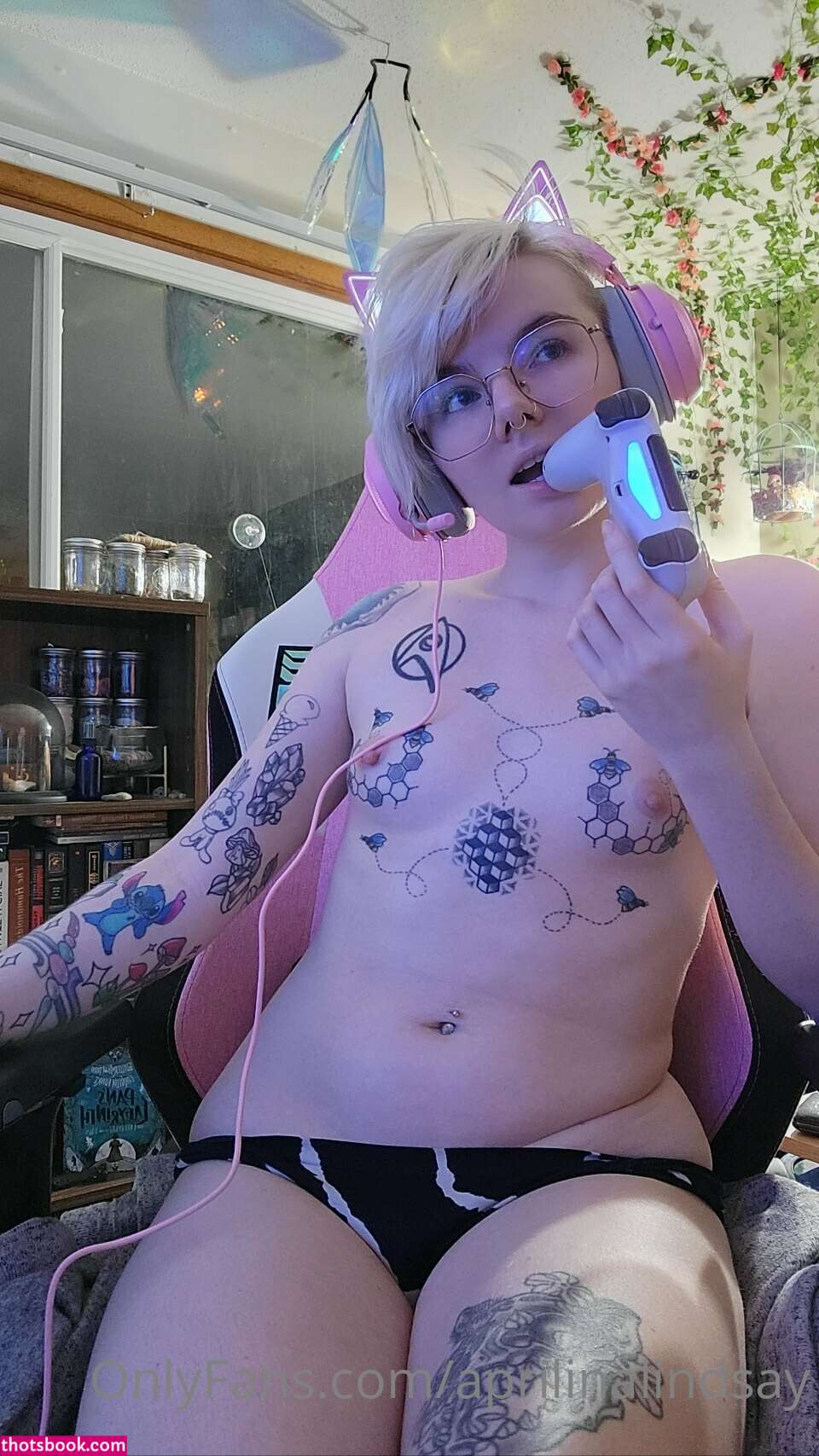 aprilinalindsay Photo #47