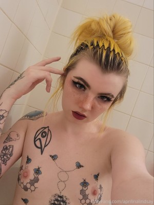 aprilinalindsay Photo #79