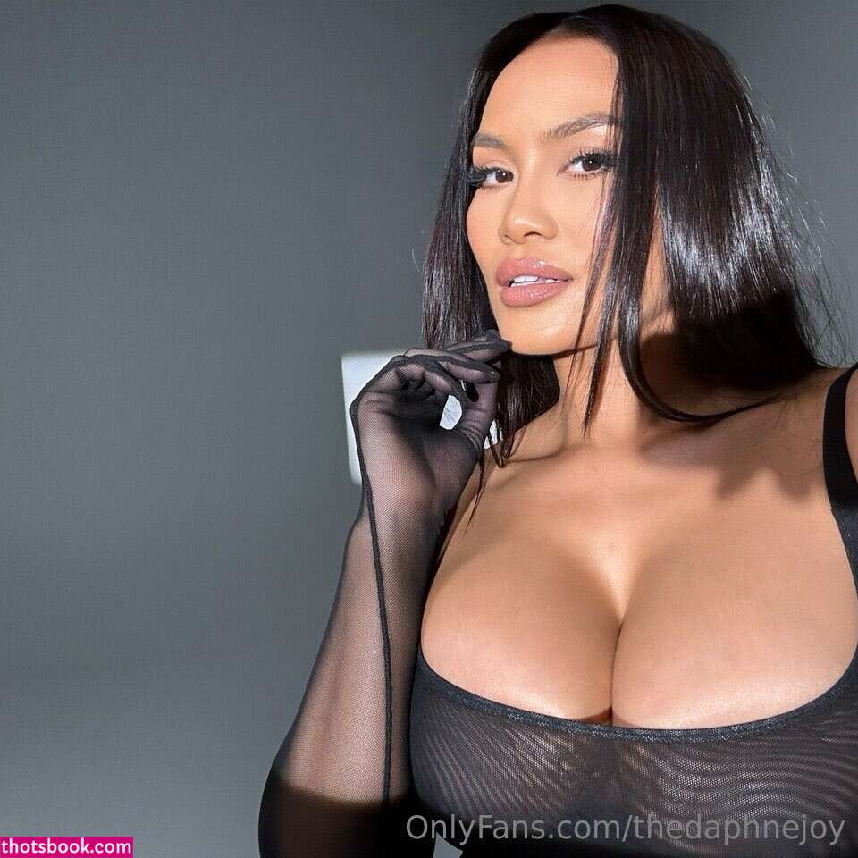 Daphnejoy Photo #18