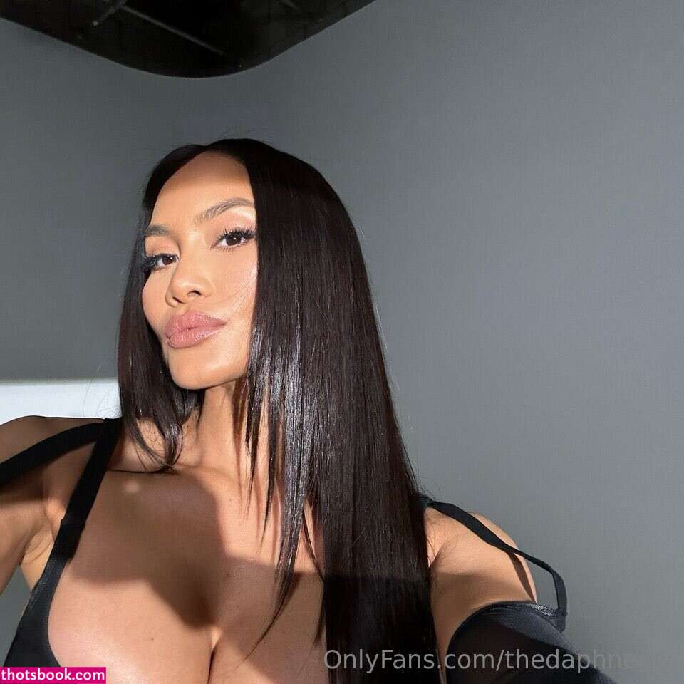 Daphnejoy Photo #24