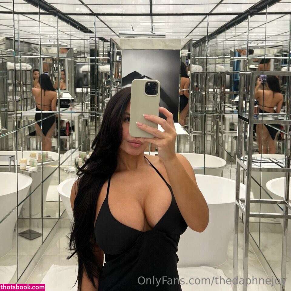 Daphnejoy Photo #35
