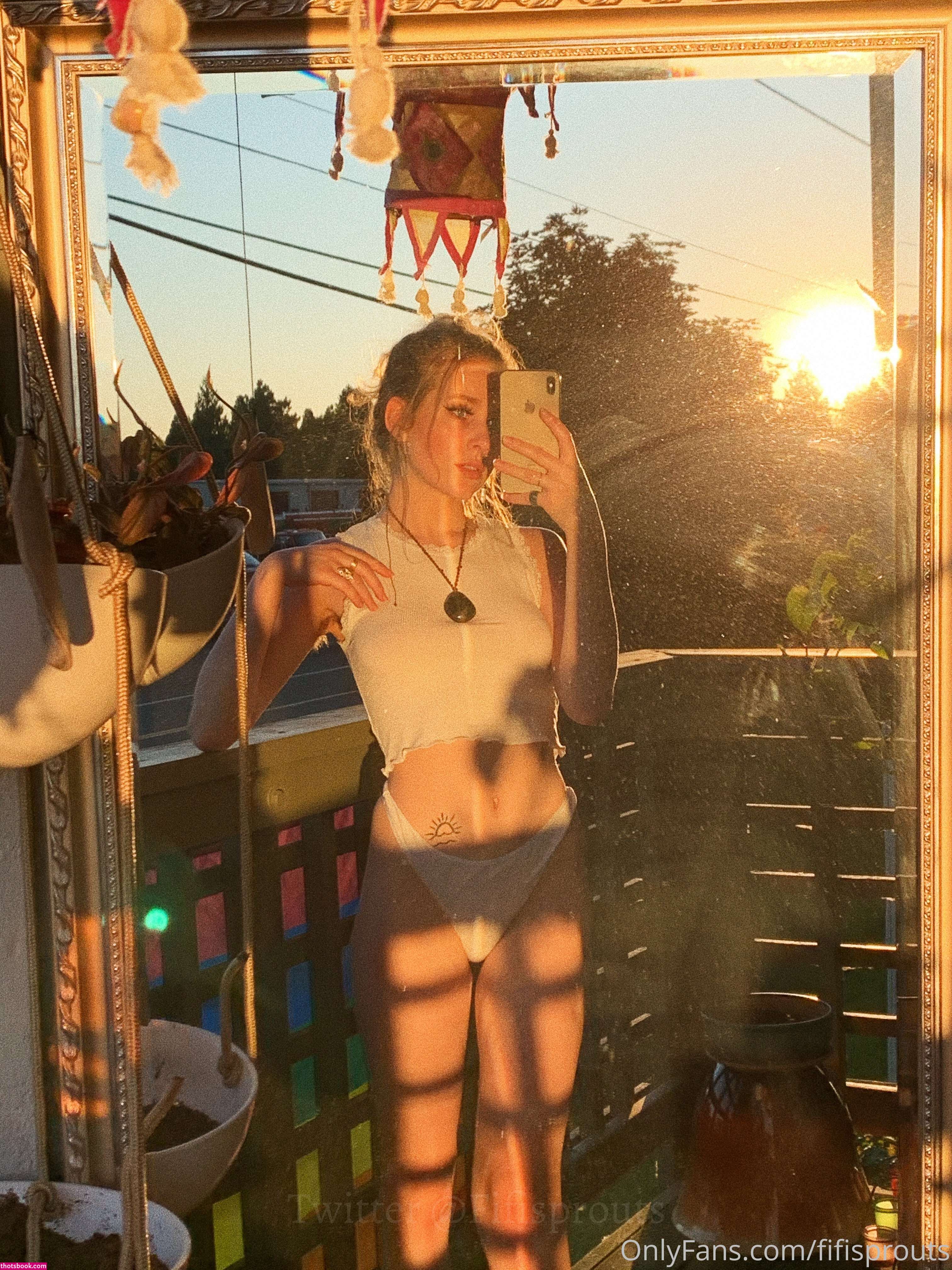 Fiona Sprouts Photo #7