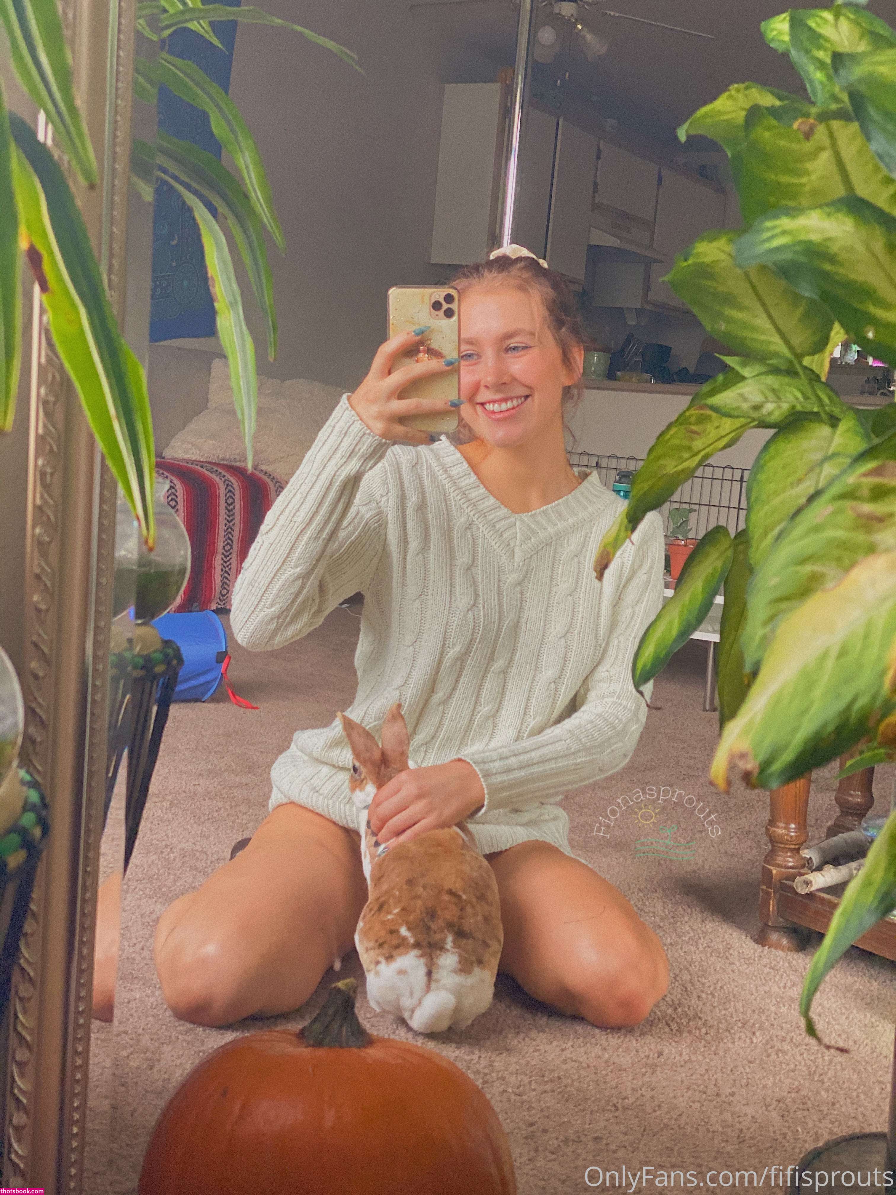 Fiona Sprouts Photo #33