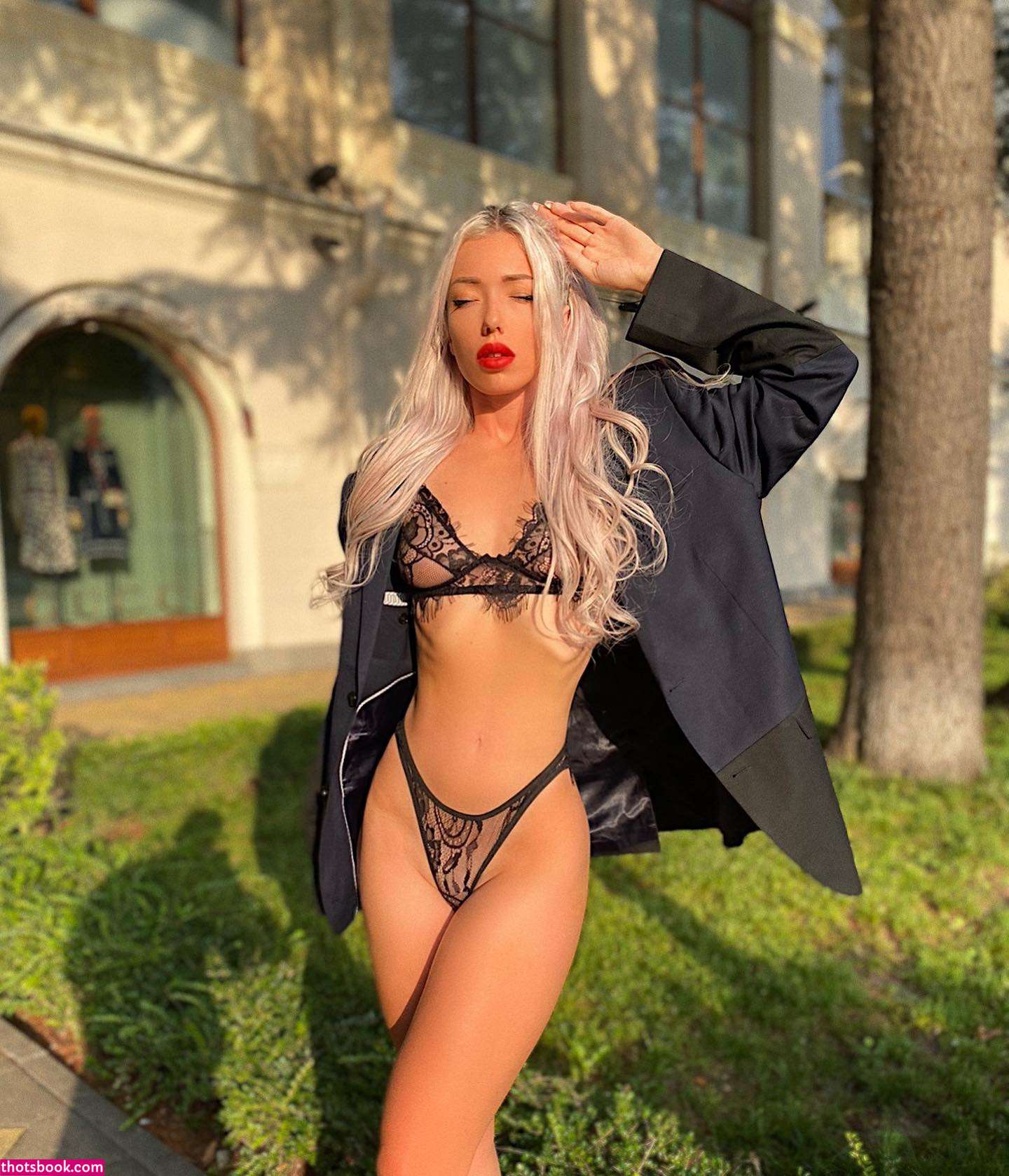 Christine B Photo #8