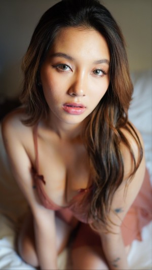 irisadamsone Photo #52