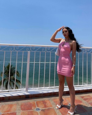 Melissa Estrella Photo #3