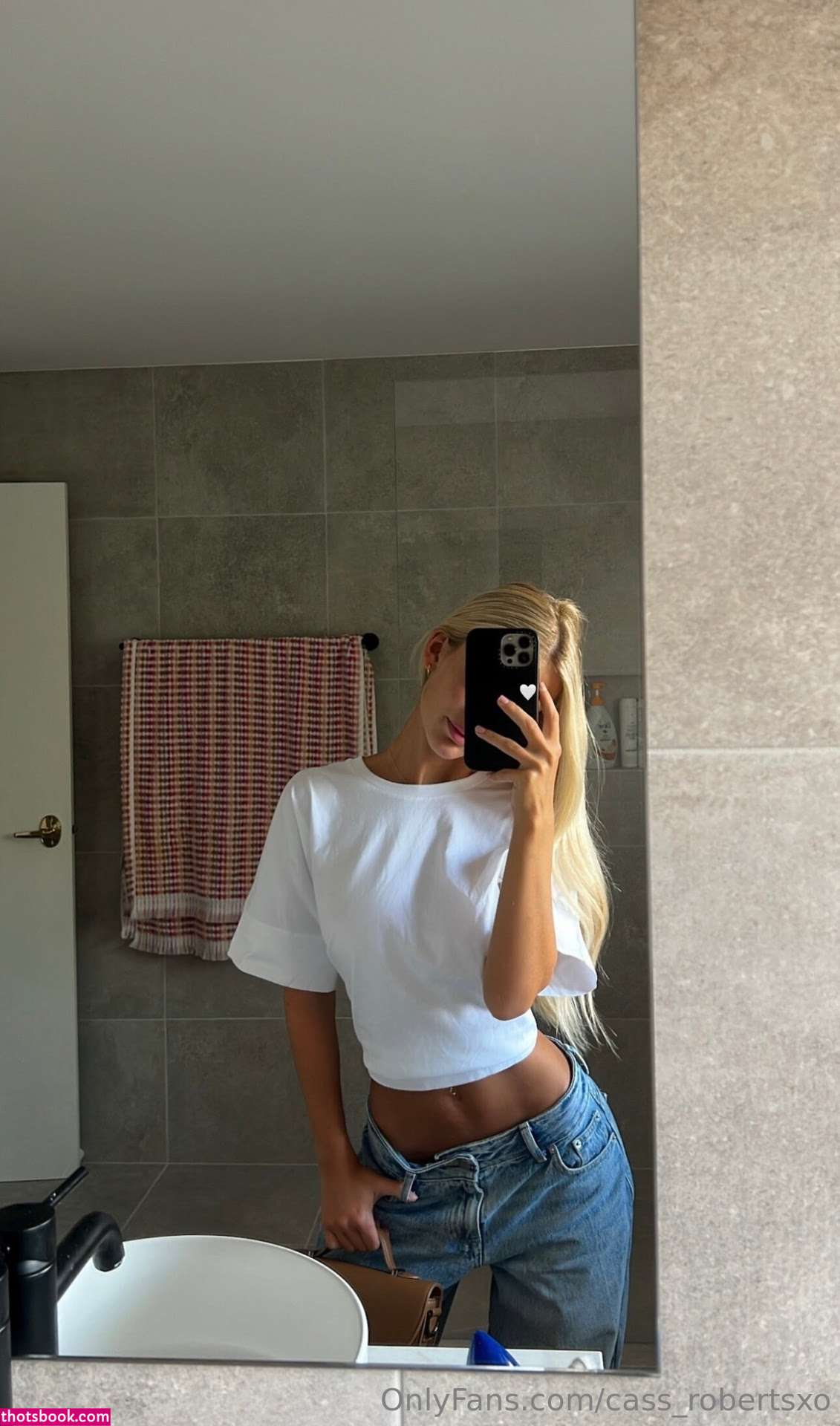 Chloe Roberts Photo #67