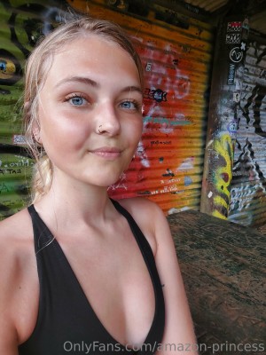 Amber Johnstone Photo #31