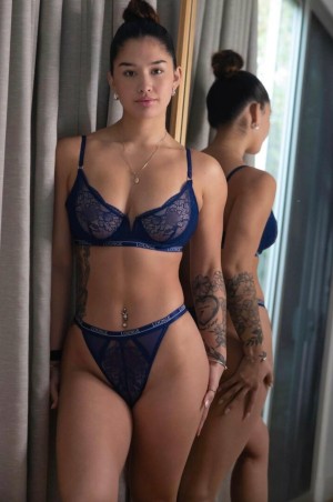 Izzy Flannery Photo #24