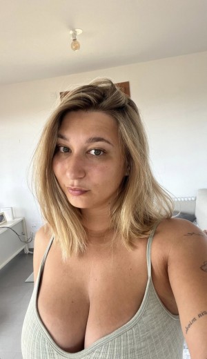 Apoline Perret Photo #32