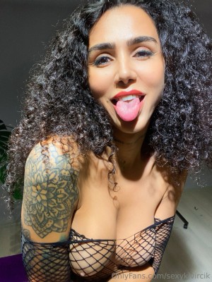 Selen Duman Photo #21