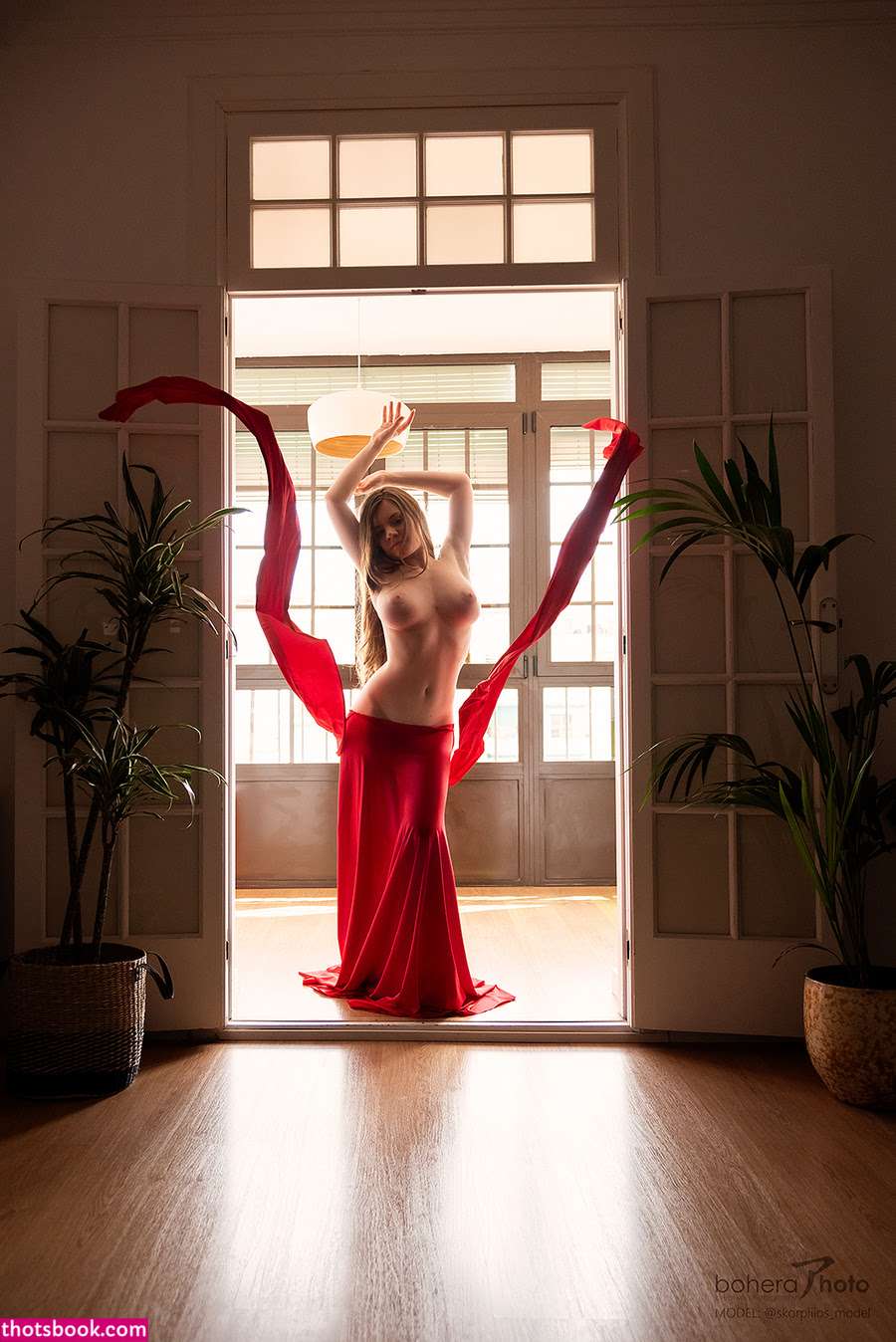 Arianna Gray Photo #2