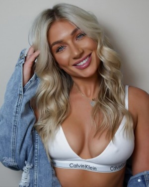 Megan Mullins Photo #8