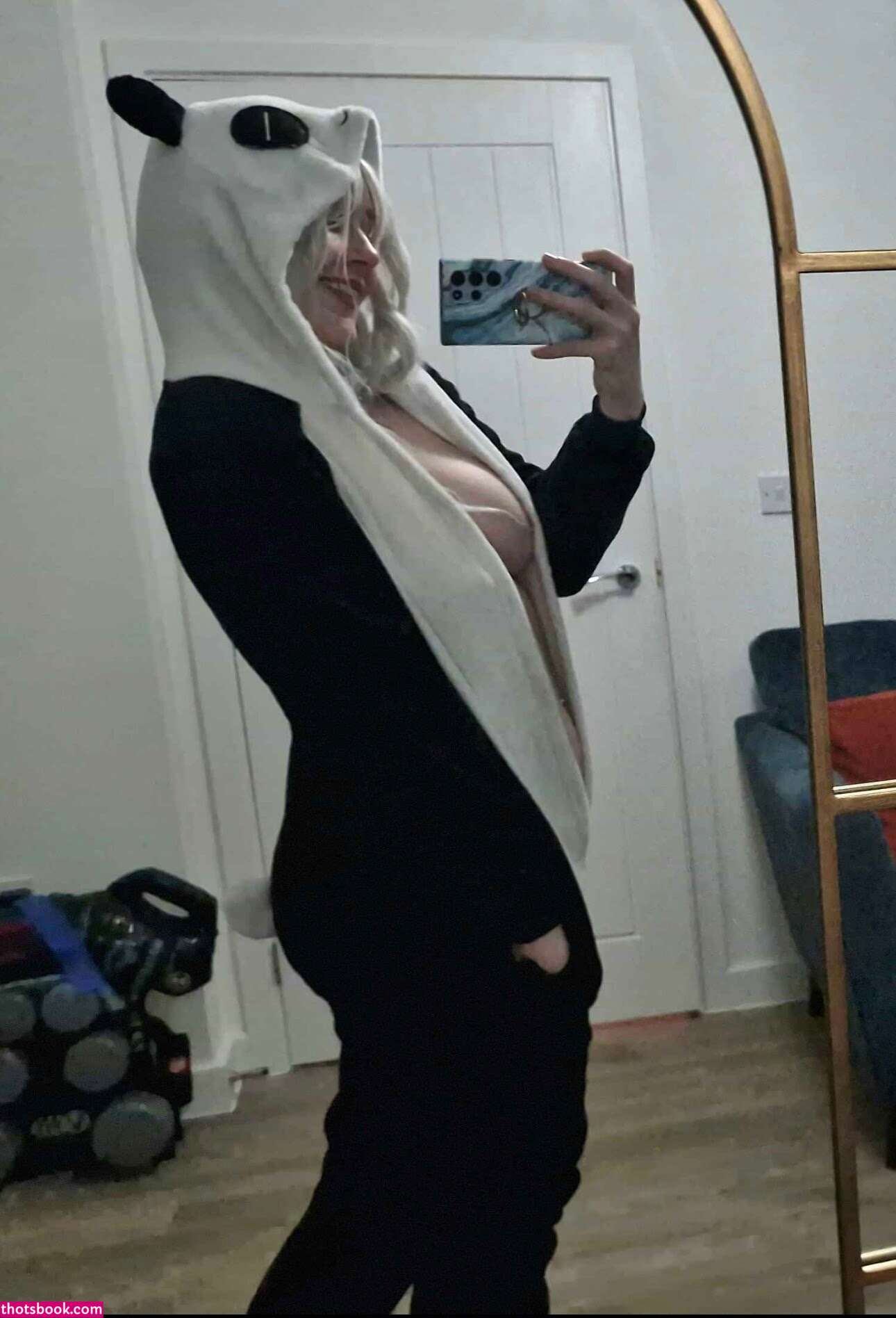 Violet Lottie Photo #2