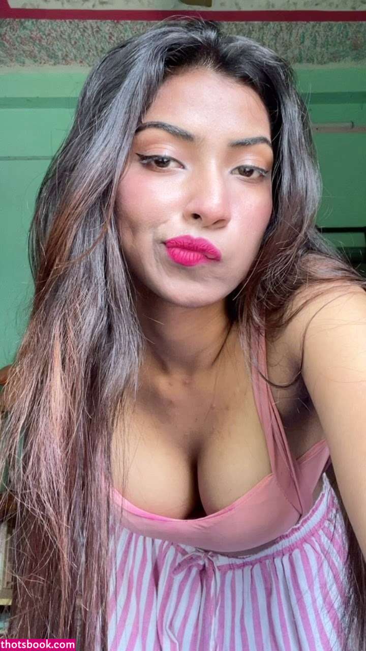 Saheli Halder Photo #2