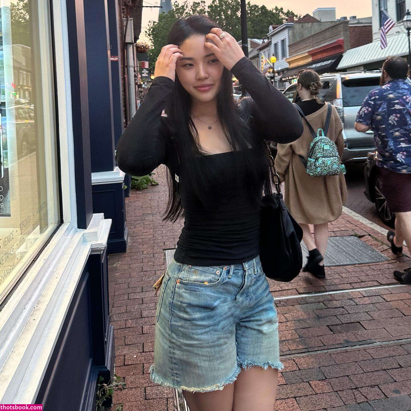 Violet Shin Photo #8