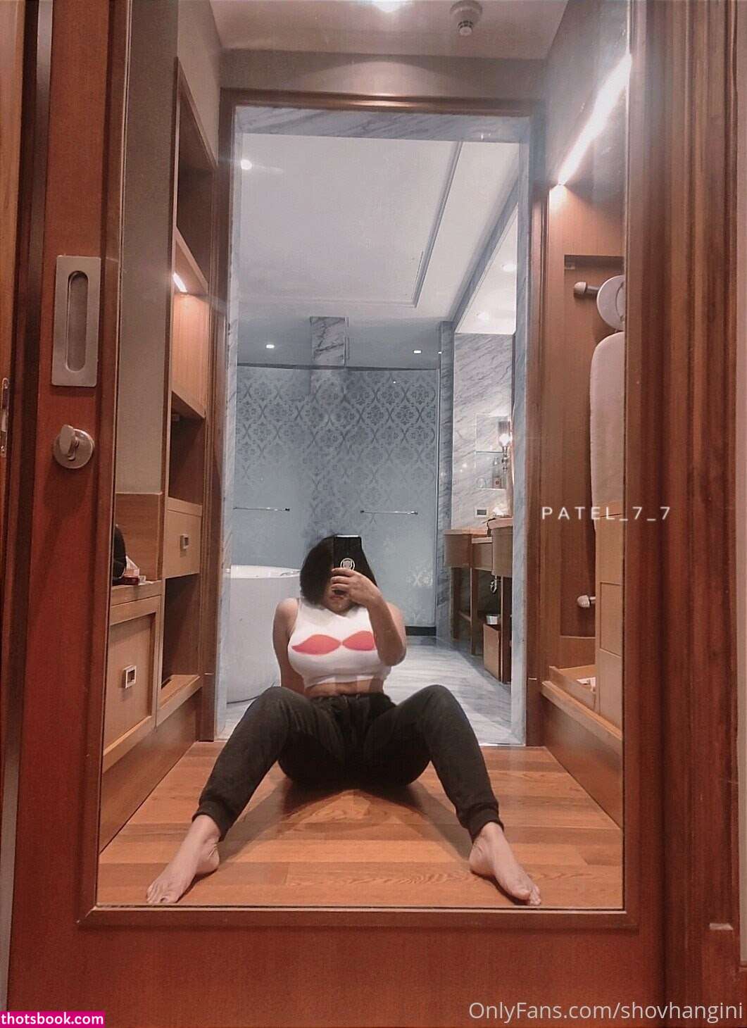 Shovhangini Shekhar Photo #18