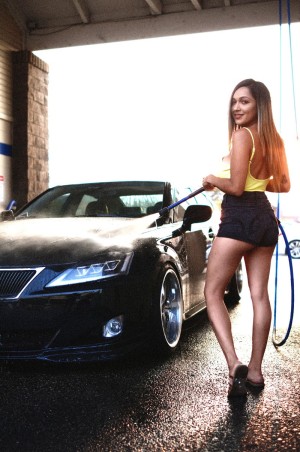 Vernizy Laris Photo #1