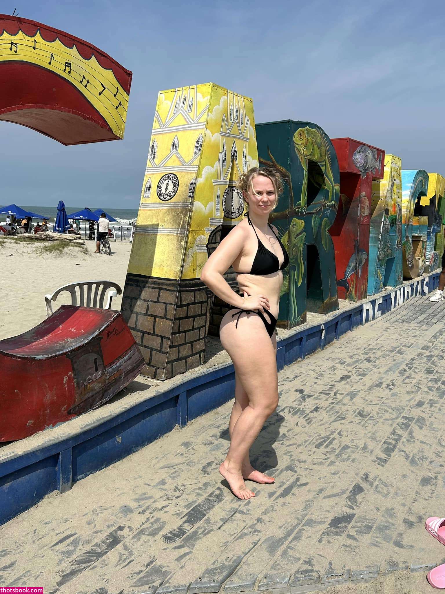 Melanie El Baghdadi Photo #12