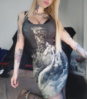 Von Darling Photo #12