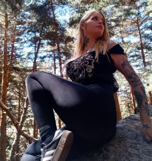 Von Darling Photo #16