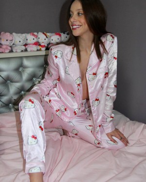 Emuna Zuzut Photo #4