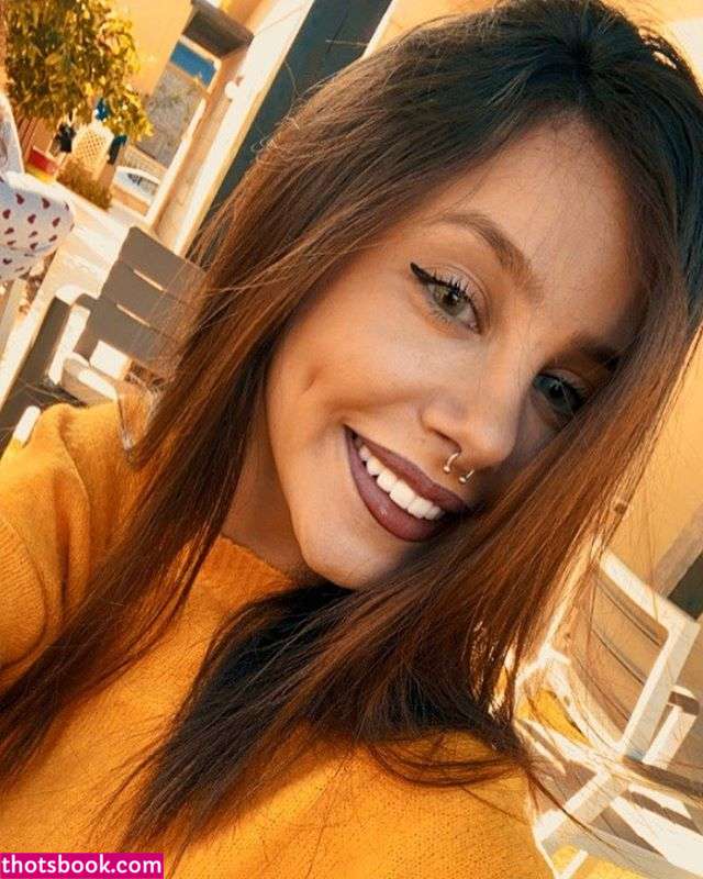 Emuna Zuzut Photo #20