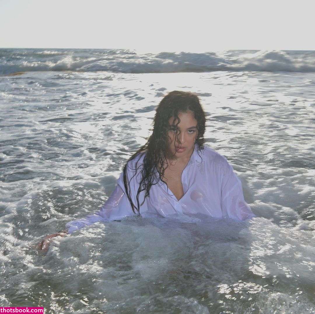 Kamilya Peer Levi Photo #12