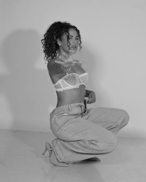 Kamilya Peer Levi Photo #17