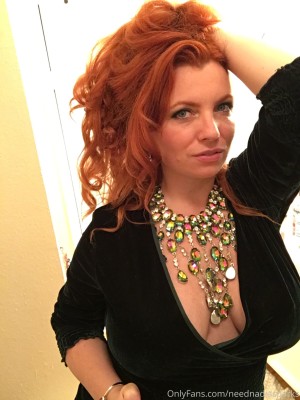 Iris Goldea Photo #5