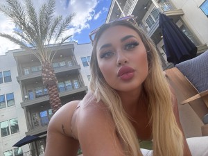 Kelsey Schiel Photo #2