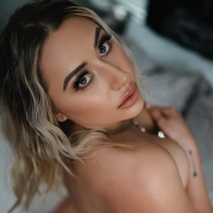 Kelsey Schiel Photo #4