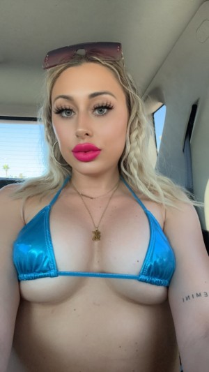 Kelsey Schiel Photo #16