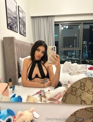 Vittoria Lazzari Photo #8