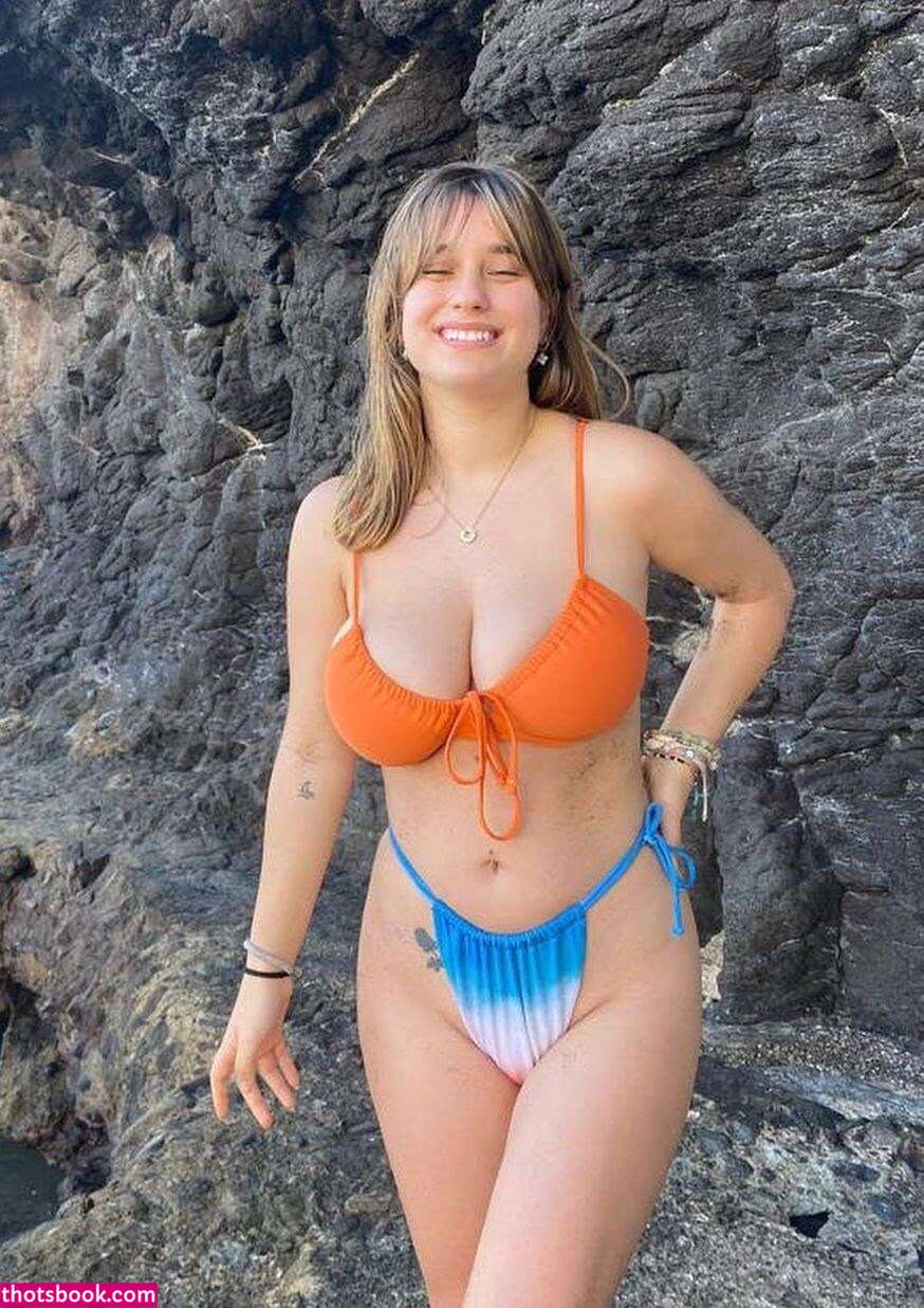 Julia Gomez Photo #5