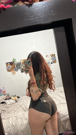 bluemeanieee Photo #4