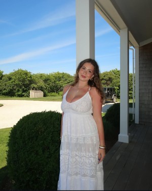 Josie Russell Photo #8