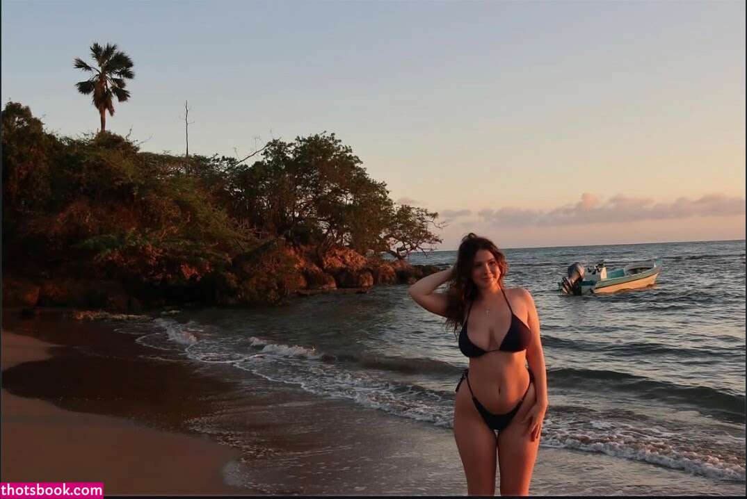 Josie Russell Photo #22