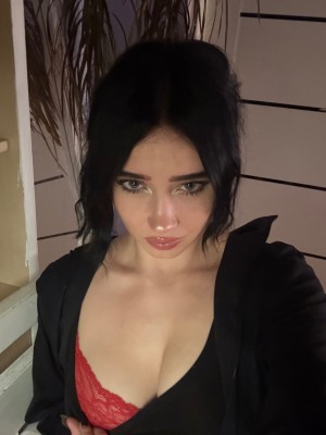 Ladymcbeth Photo #32