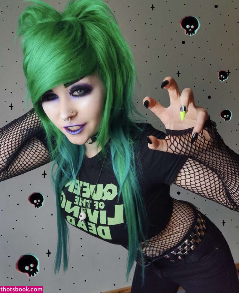 Catastrophiclarawr Photo #7