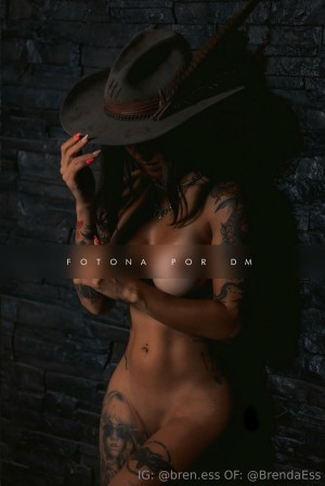 Brenda Ess Photo #12