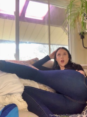 Tropical Bunni Photo #8