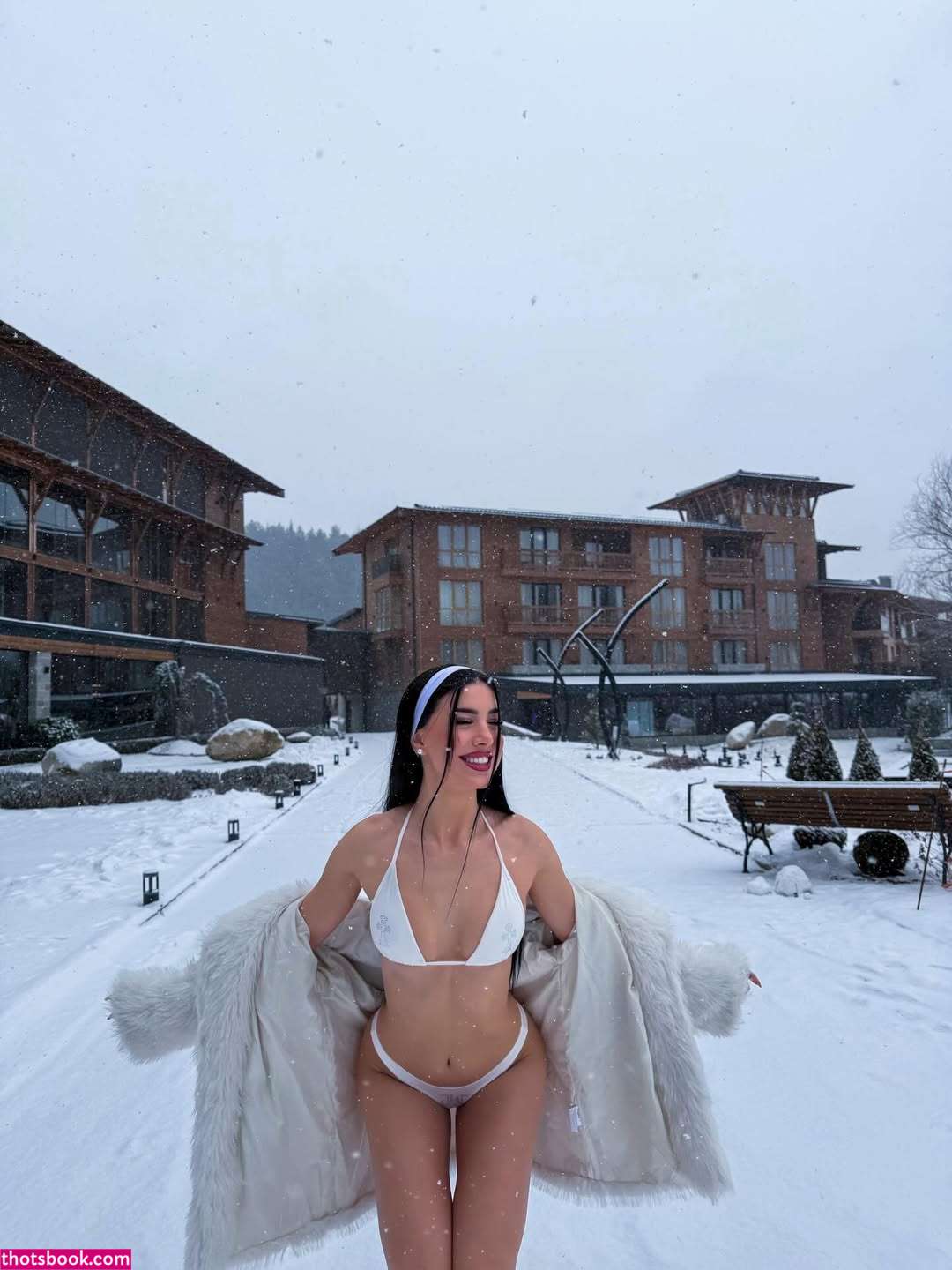 Maria Cholidou Photo #37