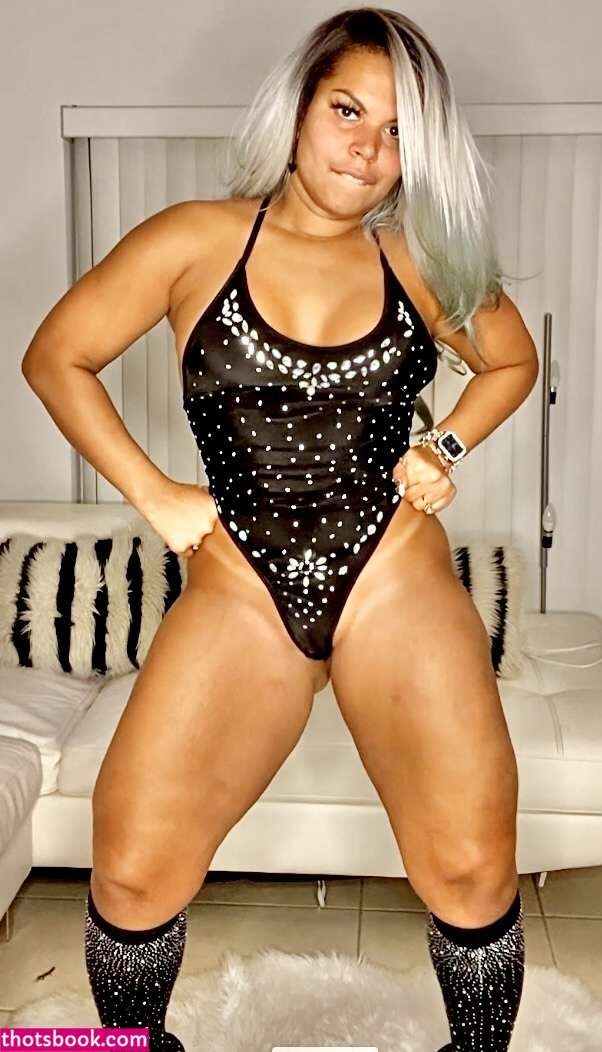 Mulher Jaca Photo #1