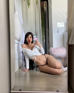 Nyvi Estephan Photo #19