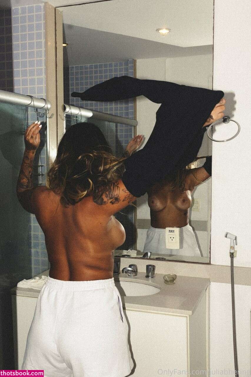 Julia Bhering Photo #22