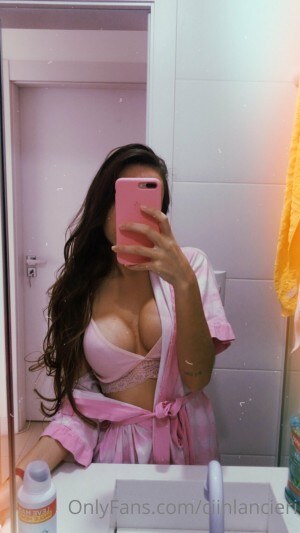 Cinthia Lancieri Photo #16